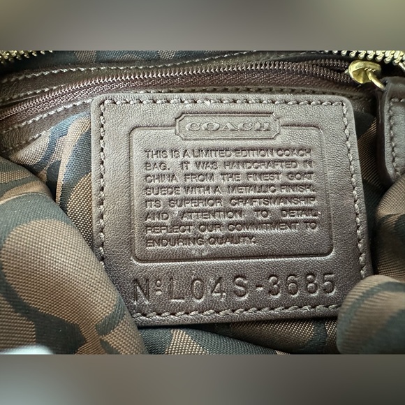 Coach Metallic Gold Limited Edition Shoulder Bag - Picture 4 of 10